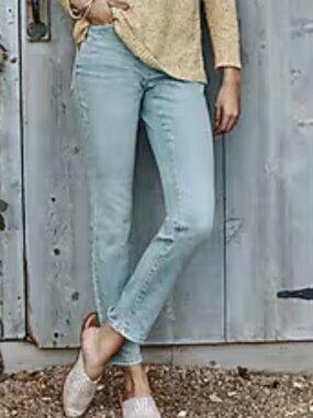 NWT - J. Jill Authentic Fit Slim Leg Jeans - Horizon Wash (light blue) - SIZE 16